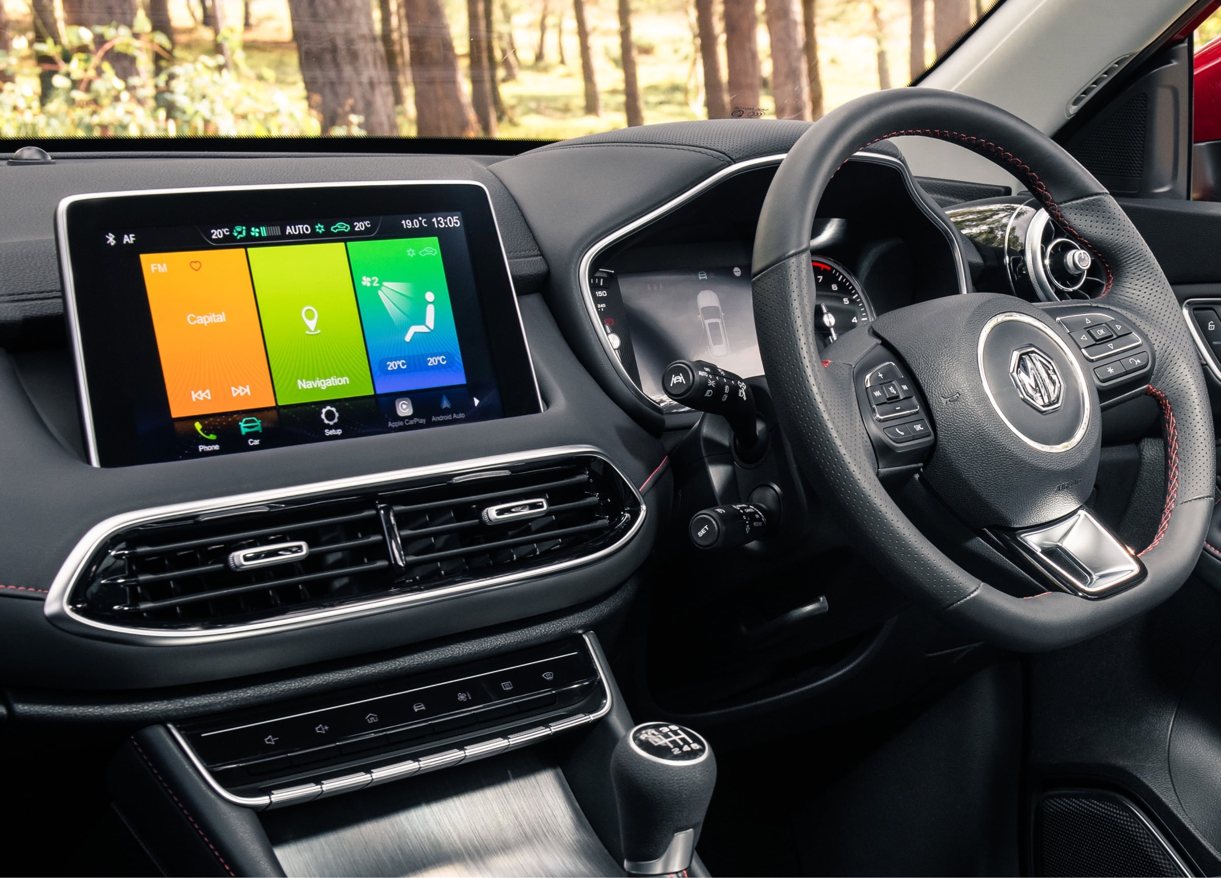 The MG HS 10-inch touchscreen
